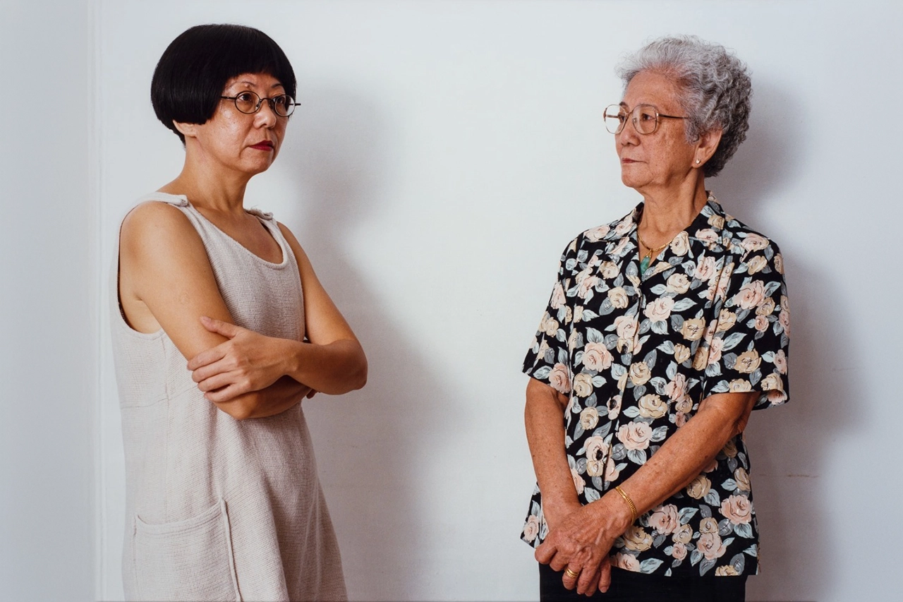 Amanda Heng Liang Ngim. 𝘈𝘯𝘰𝘵𝘩𝘦𝘳 𝘞𝘰𝘮𝘢𝘯. 1996–1997. C-Print, 75.4 x 100.9 cm. Collection of Singapore Art Museum. Courtesy of the artist