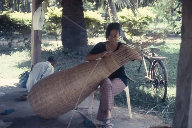 Basket-weaving project by Nitaya Ueareeworakul and done in collaboration with craftsman Promma Vanatawee.